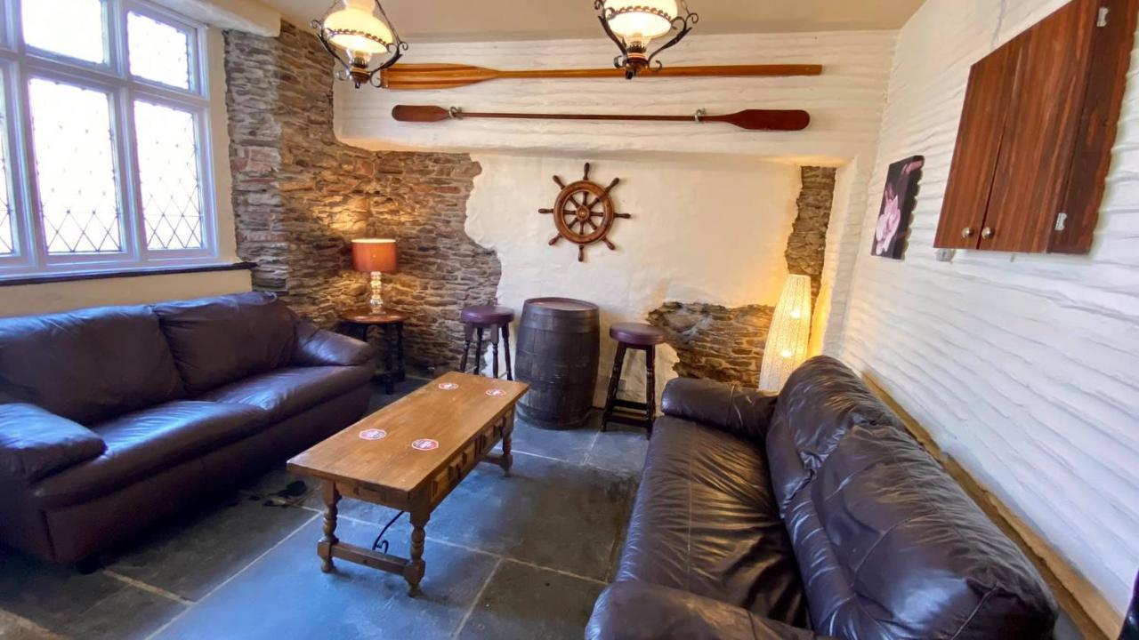 Jolly Sailor Inn Looe Ngoại thất bức ảnh
